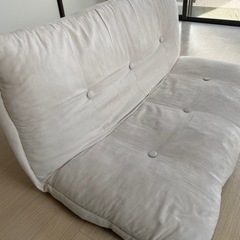 シンプルなお部屋に最適！2人掛けソファー