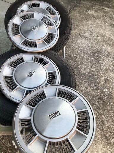 Y３０セドリックワゴン純正ホイール、カバータイヤ付き