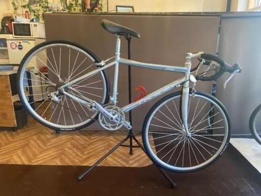 タイヤ新品！【FELT】ZW ロードバイク　700c