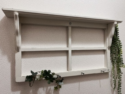 フェイク窓　縁窓　DIY オシャレ　西海岸インテリア　北欧インテリア