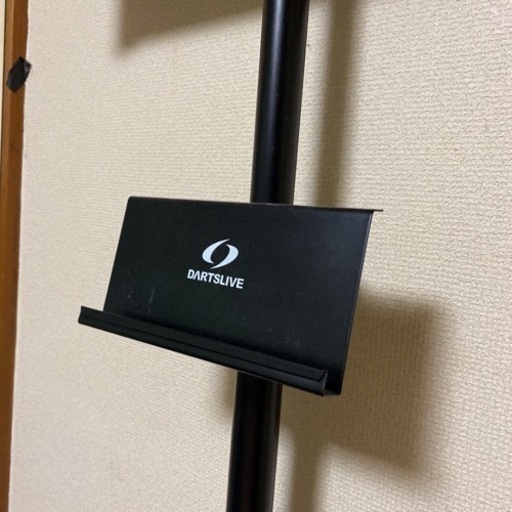 ダーツライブ200s｜軽くて便利・ビジネス向けにぴったり 実績店 宅配対応 スマートフォン連動ホームダーツですダーツボードと、壁に固定する突っ張り棒の