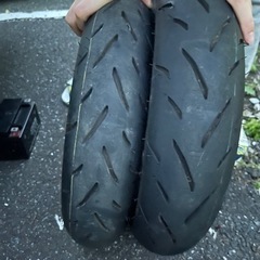v125専用タイヤとバッテリー
