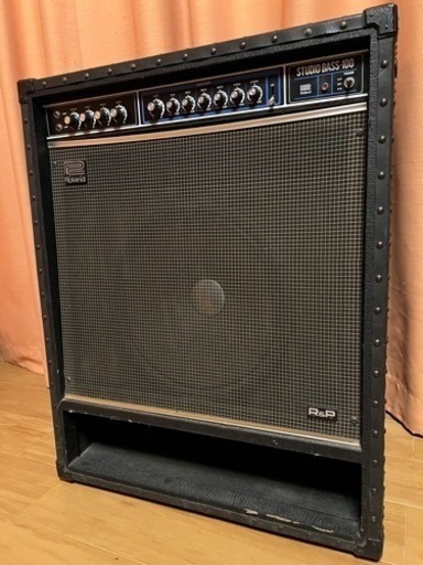 スタジオの定番ローランドベースアンプstudioBASS100