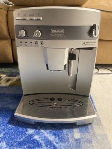 デロンギ　全自動コーヒーマシン エントリーモデル マグニフィカ ESAM03110S シルバー