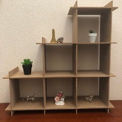 小物の飾り棚の画像