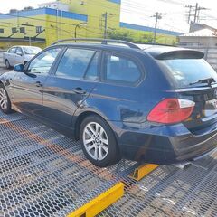 走行2万キロ台 車検2年（新規）！珍しく小粋なBMWのワゴンを仕入れてみた！の画像