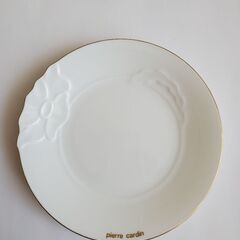 ピエールカルダン　プレート５枚の画像