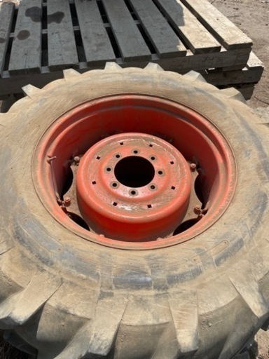 16.9 /r30 キングタイヤ　クボタ