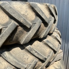 12.4 R36クボタトラクターで使用。の画像