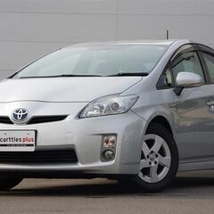 【自社ローン】大人気のプリウスS　6万㌔代　オンライン商談審査契約OKの画像