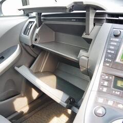 【自社ローン】大人気のプリウスS　6万㌔代　オンライン商談審査契約OKの画像