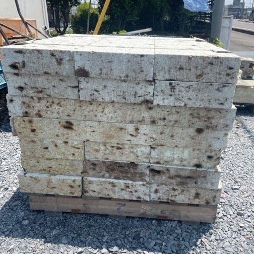 大谷石　新品です　オーダーも可能　DIYなどに　窯　敷石　庭づくり　駐車場