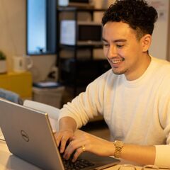 オンライン英会話のスクール運営、時短スタッフ募集！WワークOK！...