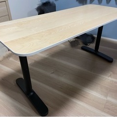 BEKANT ベカント デスク 140x60 cmの画像