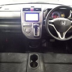 業者だけが参加を許されている中古車オークションで格安購入出来ます。 オークション会場で現車確認に同行下見に参加できる、中古車オークション代行サービスを提供しています の画像