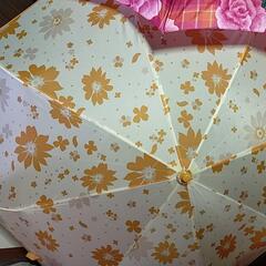 調整中にて締め切っておりますm(_ _)m折りたたみ傘（花柄）2本の画像