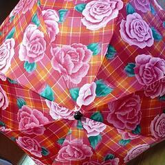 調整中にて締め切っておりますm(_ _)m折りたたみ傘（花柄）2本の画像