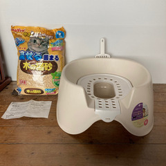 お話し中。リッチェル おまるトイレと、ペティオ 木の猫砂