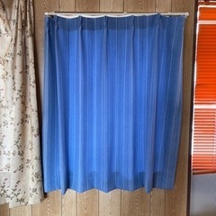 カーテン　ブルー