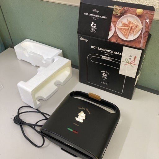 ホットサンドメーカ―　ディズニー ブラック　未使用に近いです。