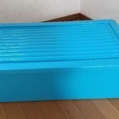 ジーンズ他ずぼん&ブラウス類の画像