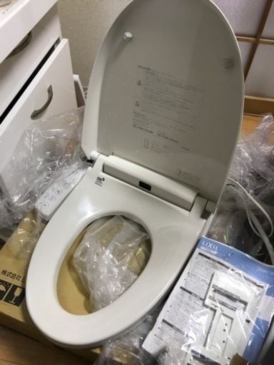 【決まりました】ウォシュレット　シャワートイレ　温水便座　リクシル　イナックス　CW-KB21 オフホワイト