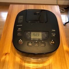 ジャー炊飯器　5.5合　RC-ME50 アイリスオーヤマの画像
