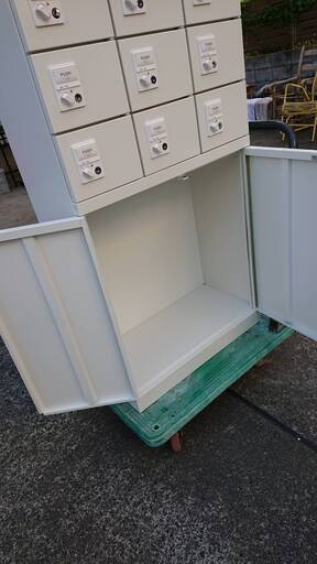 美品 生興製 IC錠式 18人用 貴重品 小物入れ ロッカー KLKW-18H-C 別注マスターキー付 両開き収納付 SEIKO