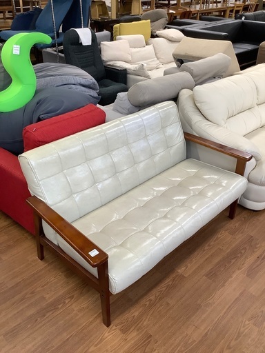 2人掛けソファー　ベージュ　売場展開中！！！