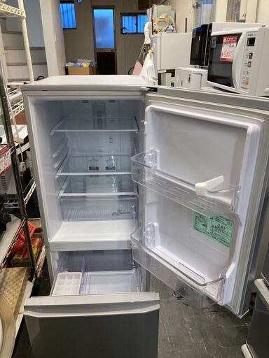 ☆中古￥16,500！【会員価格￥13,000】MITSUBISHI　146㍑2ドア冷蔵庫　家電　MR-P15D-S型　2018年製　