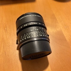 ライカの今年2022年4月発売の特別限定モデル ズミクロン　M f2/28mm ASPH.  マットブラックペイントの画像