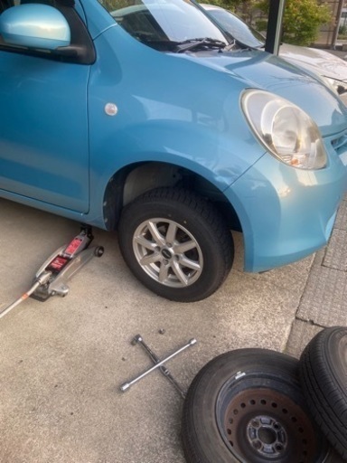 パッソアルミホイール付きスタッドレスタイヤ