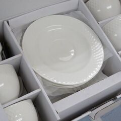 ★プレゼントに！★新品未使用　白いカップソーサー６客♪の画像