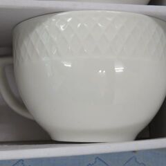 ★プレゼントに！★新品未使用　白いカップソーサー６客♪の画像