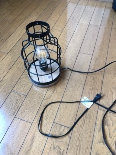 ニトリテーブルランプ