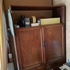 開き戸付き棚