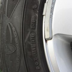 ジープラングラーアンリミテッド純正ホイルセンターキャップカバー付きの画像