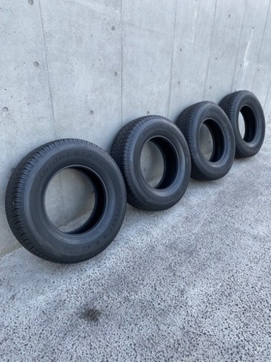 夏タイヤ　265/70R17