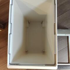 ゴミ箱の画像