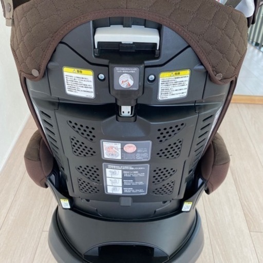 フラディアグロウ ISOFIX アップリカ ブラウン