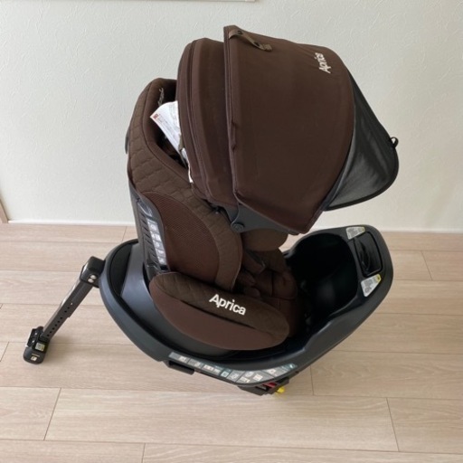 フラディアグロウ ISOFIX アップリカ ブラウン