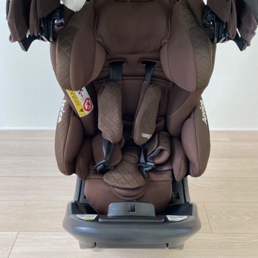 フラディアグロウ ISOFIX アップリカ ブラウン