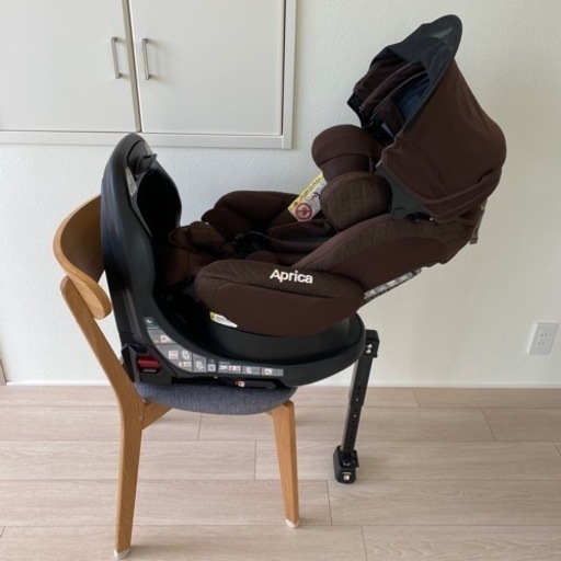 フラディアグロウ ISOFIX アップリカ ブラウン