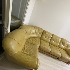 3〜4人用黄色L字形ソファ(分裂式)の画像