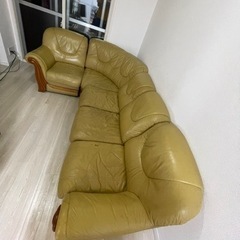 3〜4人用黄色L字形ソファ(分裂式)の画像