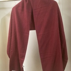 「UNIQLO」落ち着いた色のストール