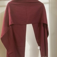 「UNIQLO」落ち着いた色のストールの画像