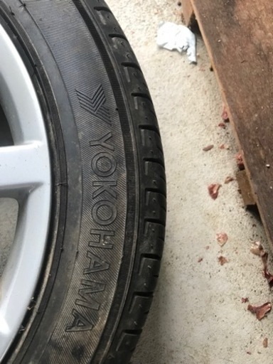 レクサスのタイヤ　225／50R 17➖94V