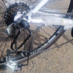 オシャレ自転車★クロスバイク★購入１ヶ月以内 壊れあり。修理できる人！の画像