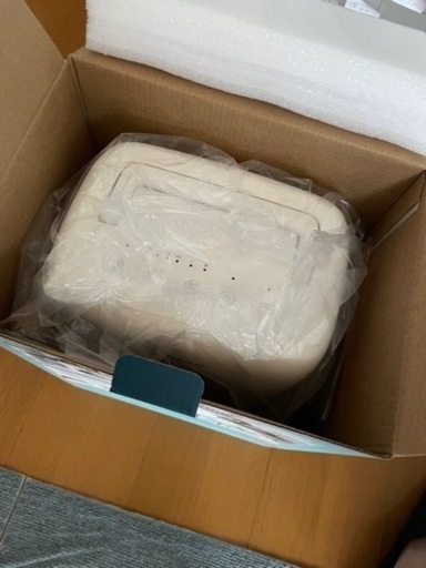 【新品未使用】部屋干しでもしっかり乾く ペルチェ式 20畳対応　　除湿機 小型 1800ML大容量 除湿器 コンパクト ペルチェ式 狭所向け 湿気取り 除湿量750ML/日 切タイマー 七色ライト 霜取り機能 結露防止 睡眠モード搭載 取っ手付き 静音 消臭 省エネ 脱衣所 クローゼット 下駄箱 玄関 ホワイト